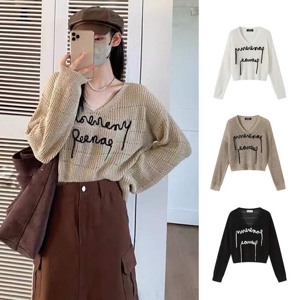 👚Anna👚 เสื้อยืดผู้หญิงคอวีแขนยาว แขนค้างคาว ดีไซน์คัตเอาท์ ผ้าถัก เสื้อครอปกันแดดลายตัวอักษร #YX032