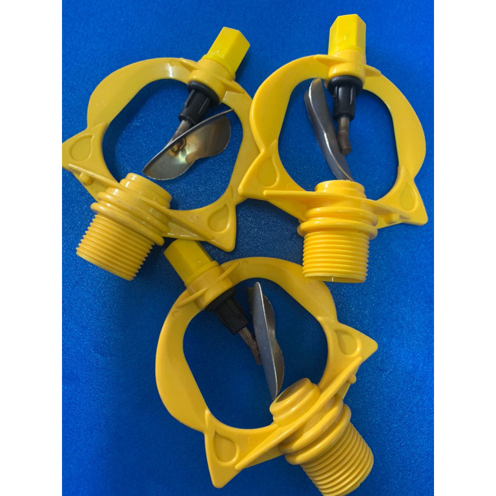 1pcs 825 STAR HEAD SPRINKLER Spinner ผีเสื้อหญิงเกลียวสีเหลืองสีสวนชลประทานระบบ