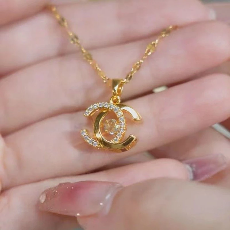 สร้อยคอเหล็กไทเทเนียม 18K Gold-Plated C-Shaped จี้สร้อยคอ Clavicle Chain ขายร้อนสร้อยคอหญิง ins อารมณ์ Clavicle Chain คอ