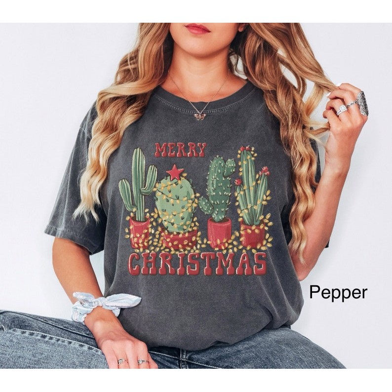 Comfort Colors Christmas Cactus Shirt Western Christmas T-Shirt Howdy Christmas TShirt Cactus Lover 
