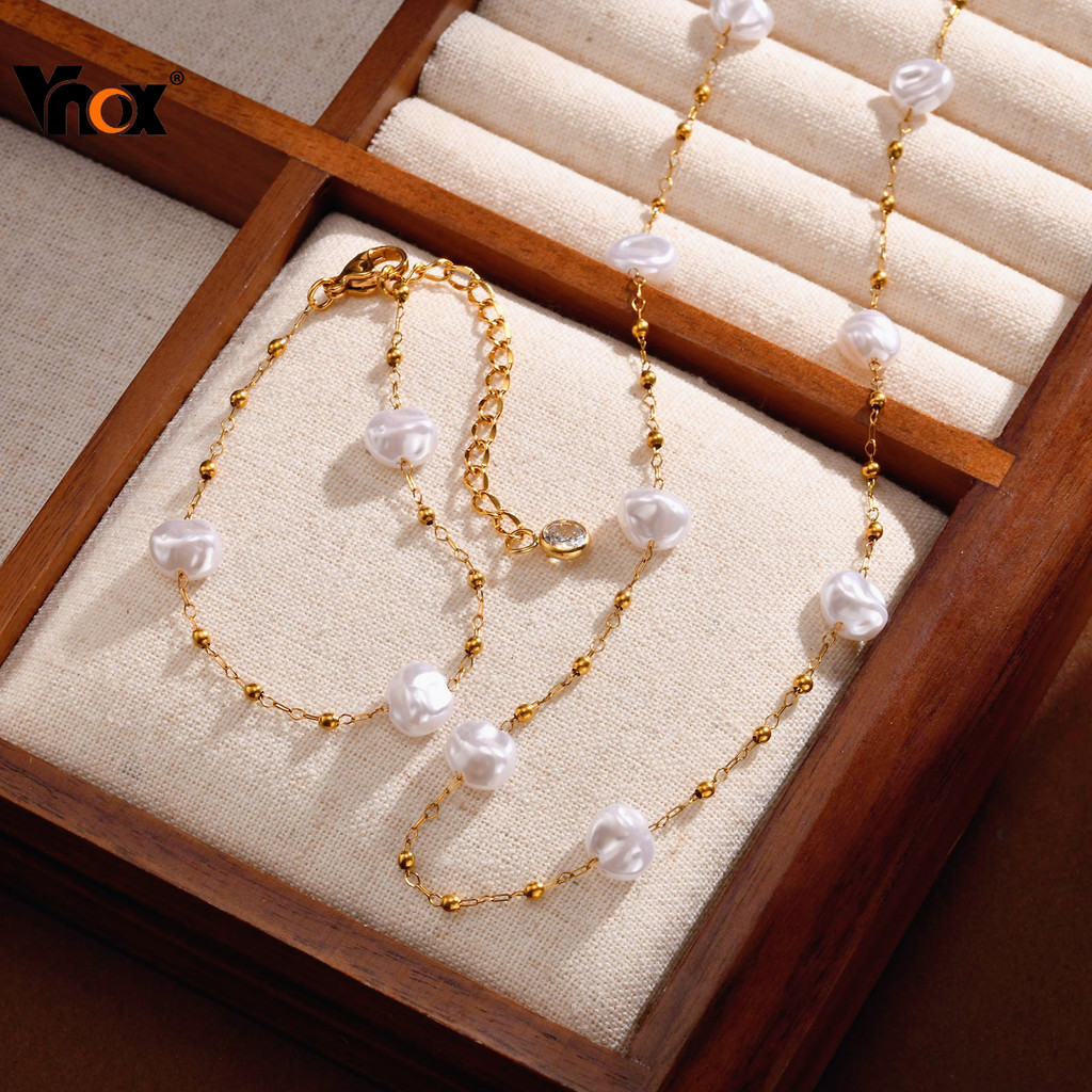 Vnox Baroque Pearls สร้อยข้อมือ Necklae ชุดสําหรับผู้หญิงสาว,ทองสแตนเลส Minimalist ชุดเครื่องประดับ Non Tarnish