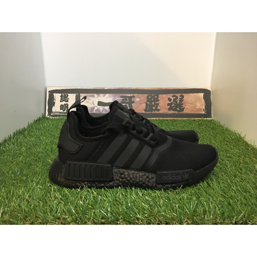 รองเท้า Adidas NMD Boost R1 NMD สีดำล้วน สี่เหลี่ยมจริง ป๊อปคอร์น รองเท้าวิ่งลำลองสำหรับผู้ชายและผู้
