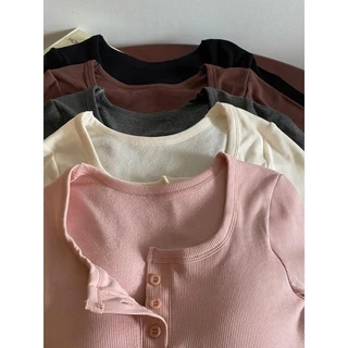 BIMI สีทึบเรียบง่ายอเนกประสงค์ปุ่มคอกลมด้านในเสื้อยืดแขนยาวสลิมสำหรับผู้หญิงสไตล์เกาหลีกระดูกไหปลาร้าเสื้อสั้น