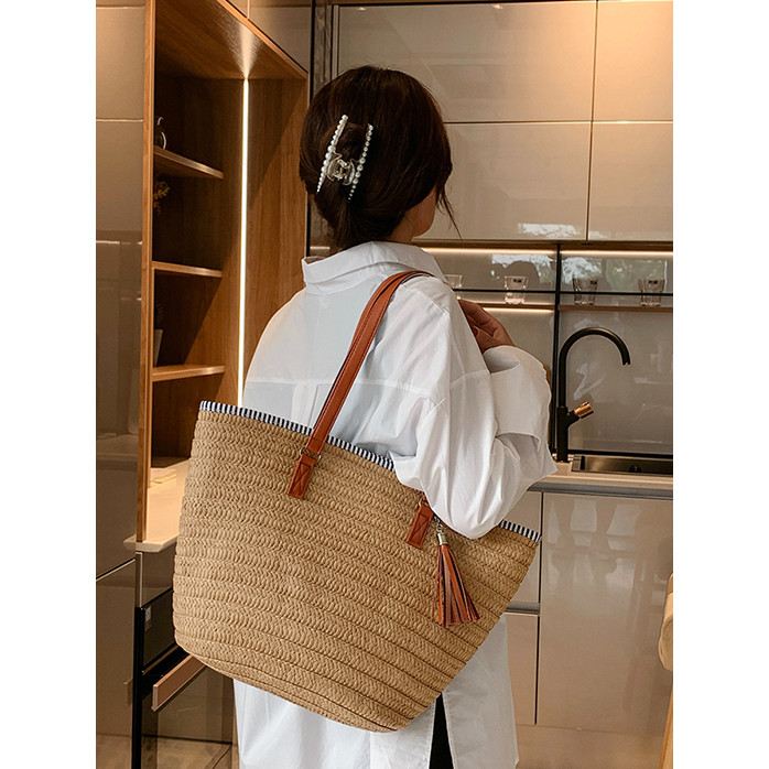 กระเป๋าสาน สายหนัง ทรงshopping bag ใบใหญ่ P029
