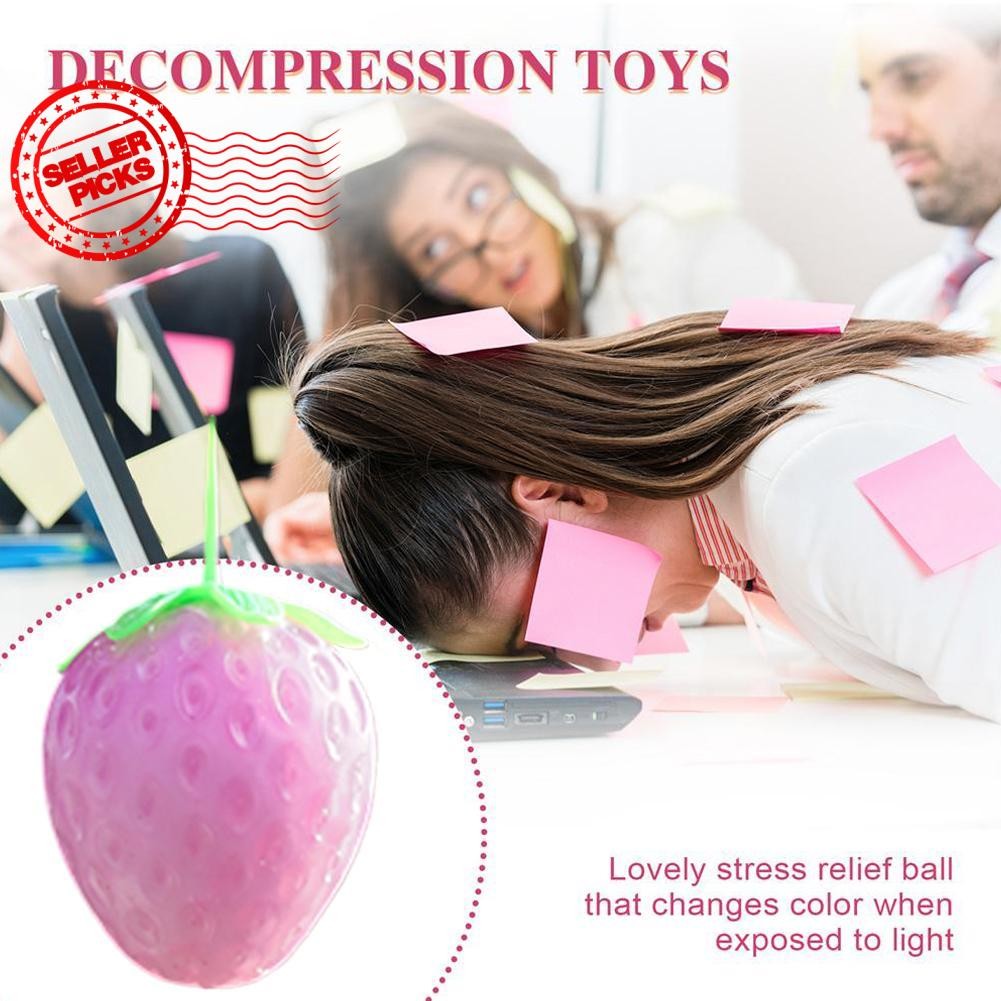 จําลองสตรอเบอร์รี่เปลี่ยนสี Squishy เด็ก Anti Stress Relief Ball Fidget Decompression U6j2