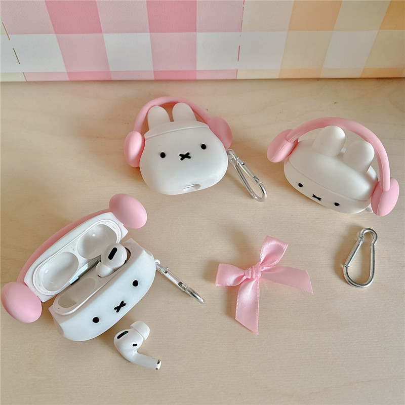Miffy Rabbit 3D Design AirPods Case เข้ากันได้กับ AirPods 1 2 3 Pro 2 AirPods 4 น่ารักการ์ตูนกันกระแทกชุดหูฟังบลูทูธไร้สายซิลิโคนป้องกันปกอ่อน