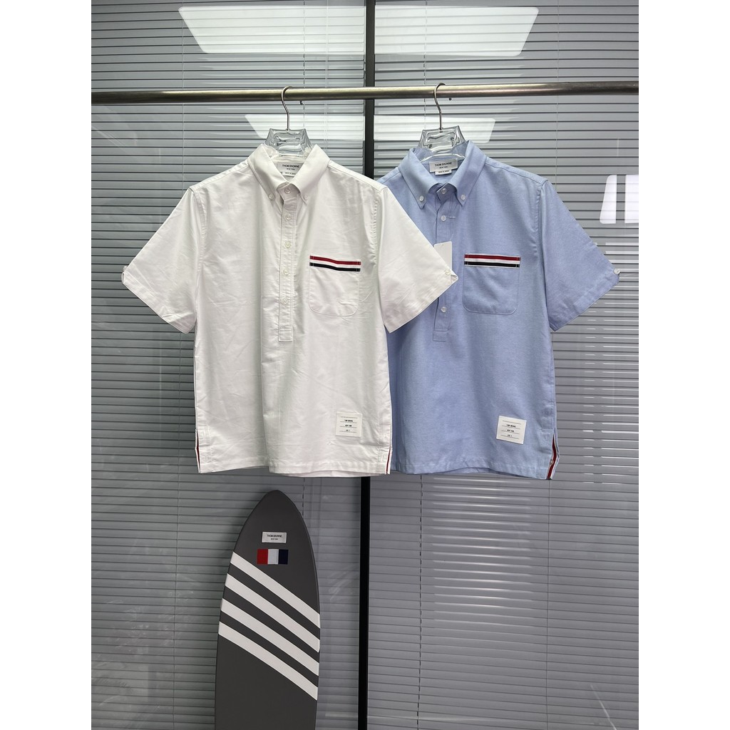 Thom browne เสื้อคาร์ดิแกนสีทึบแขนสั้นกระเป๋าหน้าสำหรับฤดูร้อน