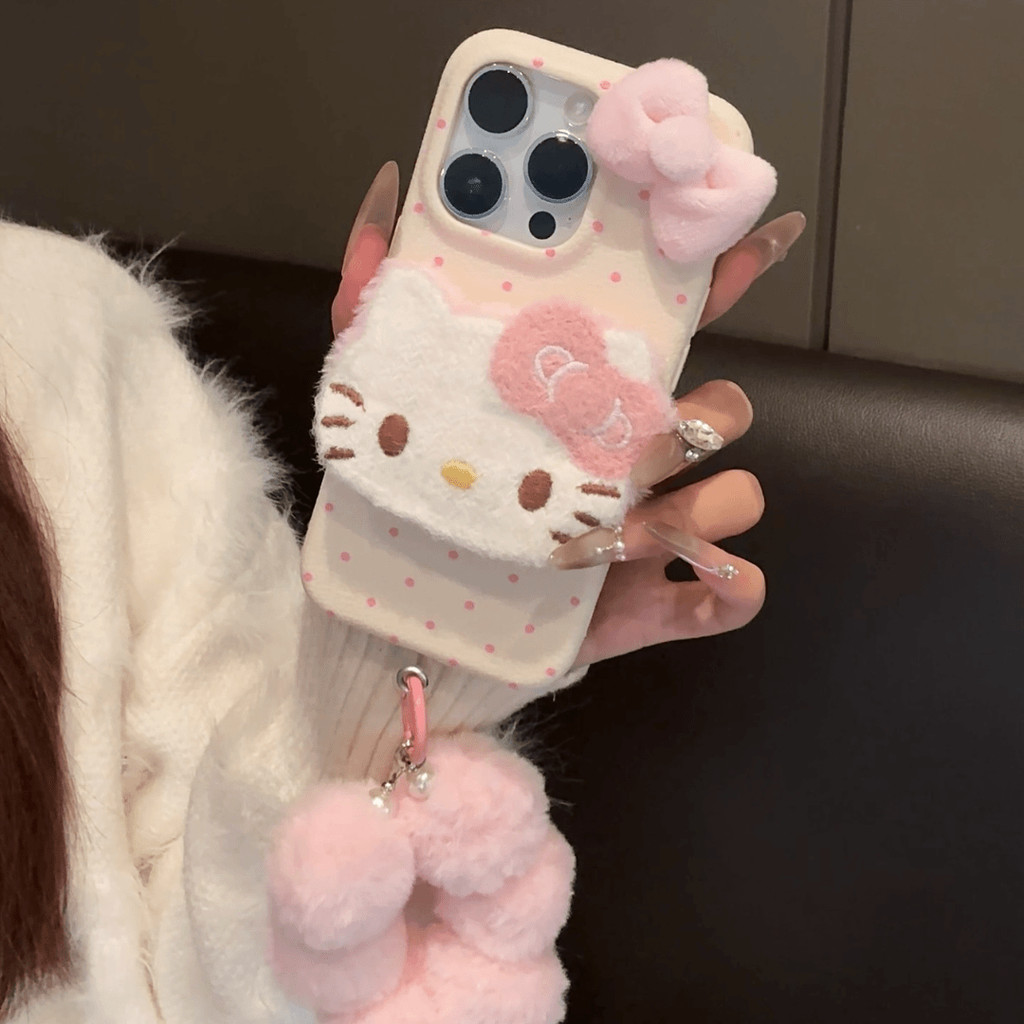Huiwanju เหมาะสําหรับเคสโทรศัพท์มือถือ iPhone16promax iphone15pro รูปแบบหนัง 14 ใหม่ 13promax พร้อมสร้อยข้อมือ 12pro เคลือบ 11 พรีเมี่ยม ins เคสป้องกันตุ๊กตาสีชมพูป้องกันการตก