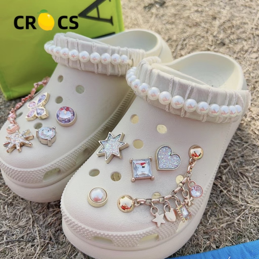 สไตล์ใหม่ Crocs jibbitz charms รองเท้าดอกไม้รองเท้าโลหะอุปกรณ์เสริม Carlo Chi DIY ตกแต่ง Zhibixing การ์ตูนโลหะผสม