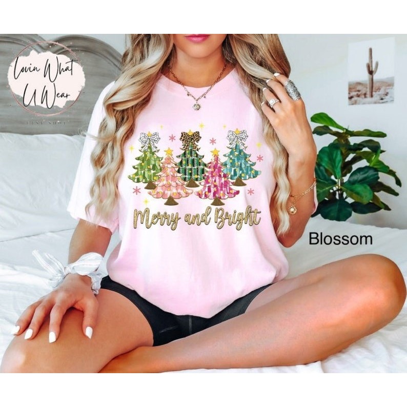 Comfort Colors Coquette Christmas Tree Shirt Faux Glitter Merry T-Shirt Trendy Christmas Bow Tree TS