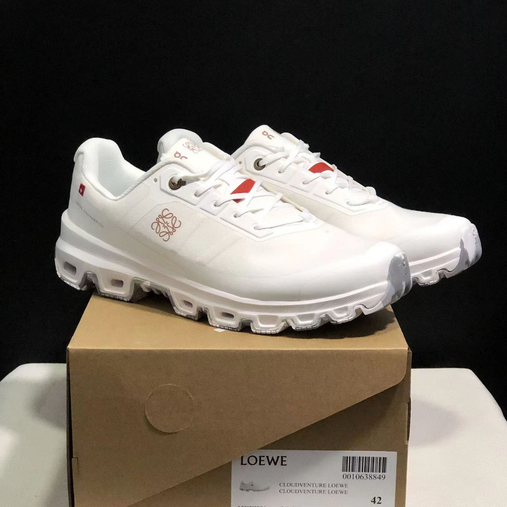 บน cloudventure Joint Men and Women outdoor LIGHT รองเท้ากีฬาลำลองส้นเตี้ย/สีขาว