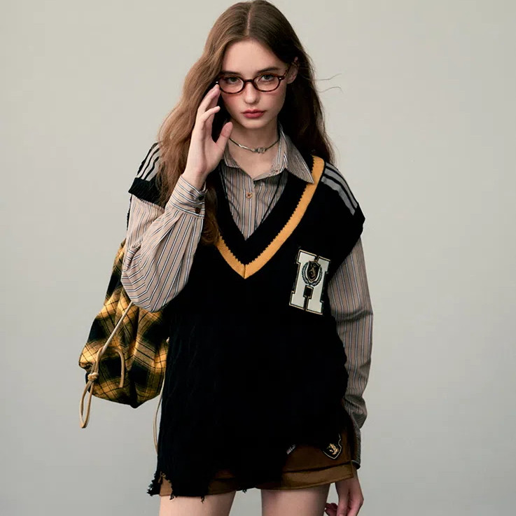 หนักถักบิดเสื้อกั๊กผู้หญิงแฮร์รี่พอตเตอร์ตราปักคอวีแขนกุดกระโหลกซ้อนสวมใส่ฤดูหนาว