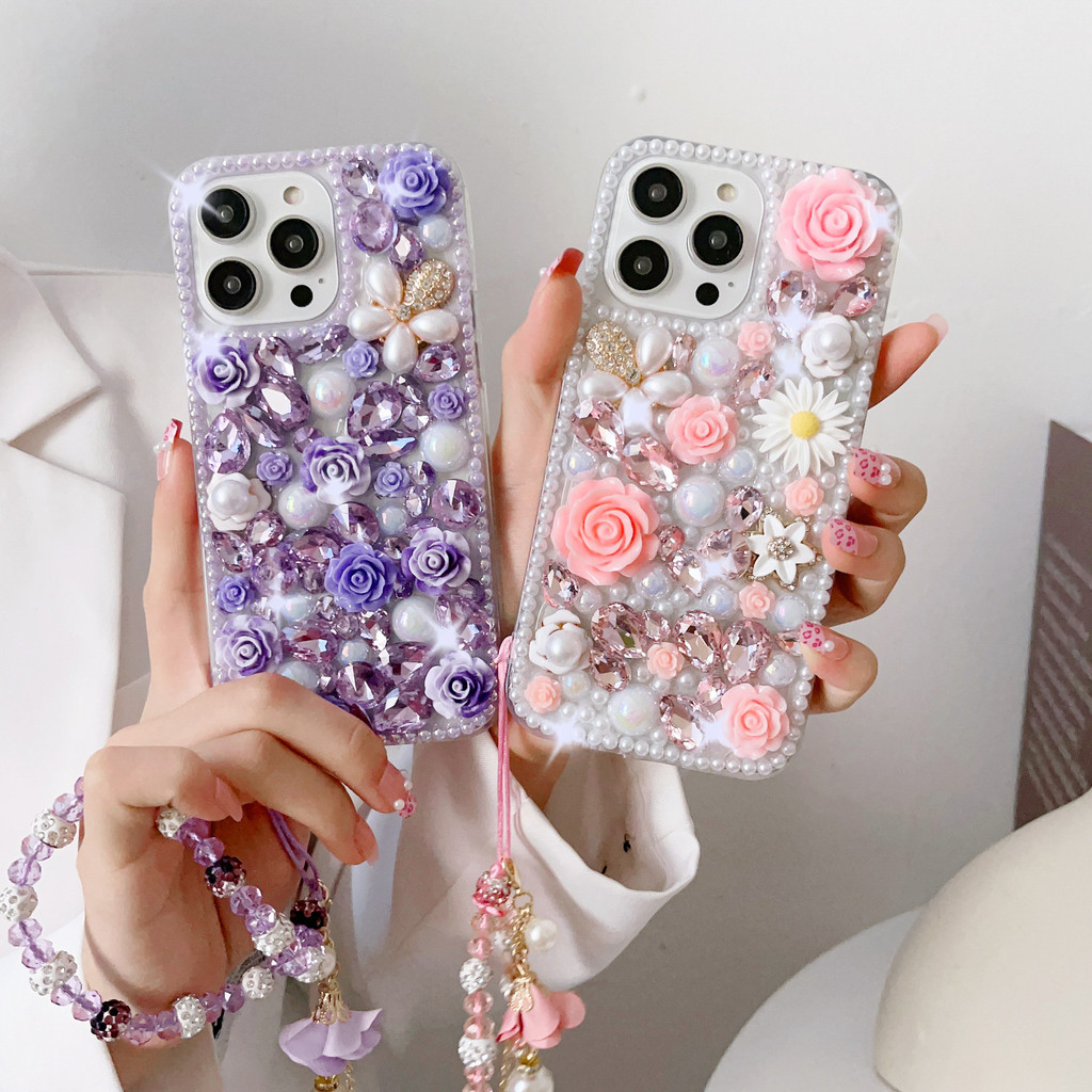 สร้อยข้อมือเคสโทรศัพท์ Apple 15 เหมาะสําหรับ iPhone16 Rhinestone สุภาพสตรีดอกไม้ Influencer 14 รวมทุกอย่าง 12 เคสป้องกันหญิง