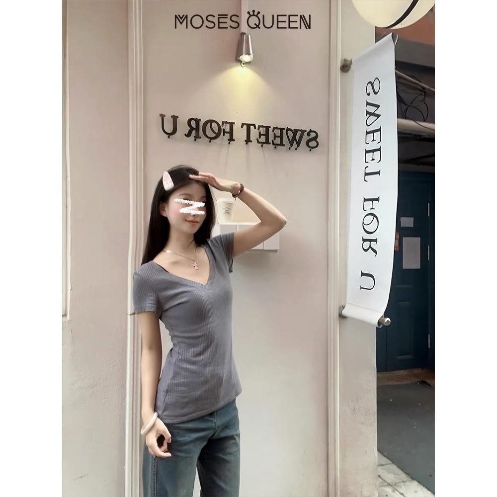 Moses Queen American Retro Spice Girl Foundation Pit V คอแขนสั้นเสื้อยืดสาว 2025 ฤดูร้อนบางเอวบริสุทธิ์ Slim Chic Top #62986
