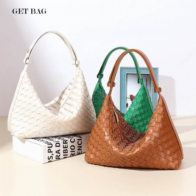 [Get BAG] กระเป๋าผู้หญิงทอกระเป๋าเกี๊ยวความจุใหญ่กระเป๋ารักแร้สะพายไหล่เดียวแฟชั่นทุกคู่