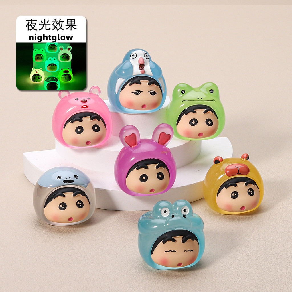 Luminous สัตว์ Shin-Chan สีทึบสามมิติ diy เครื่องประดับเรซิ่นรถเครื่องประดับขนาดเล็กพวงกุญแจอินเทรนด์เล่นเม็ดน่ารักขายส่ง