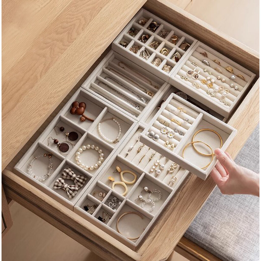 Omocha | Jewelry tray ถาดเครื่องประดับ ถาดช่องแบ่งใส่แหวน ถาดกำมะหยี่