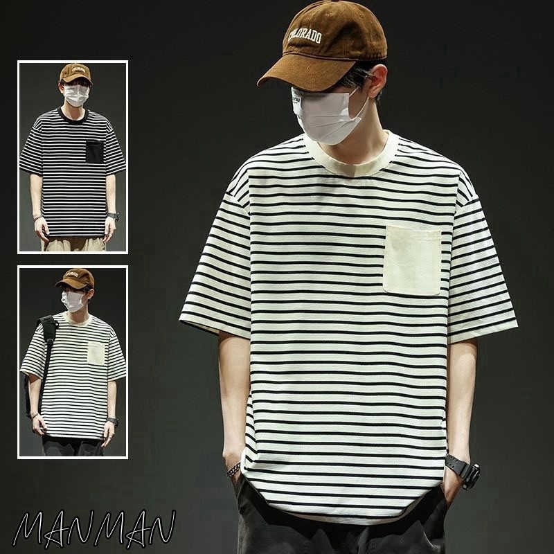 MANMAN แขนสั้นผู้ชาย เสื้อลายทาง คอกลม แขนสั้นสำหรับผู้หญิง กระเป๋า สีดำและสีขาวคลาสสิก ชุดคู่รัก
