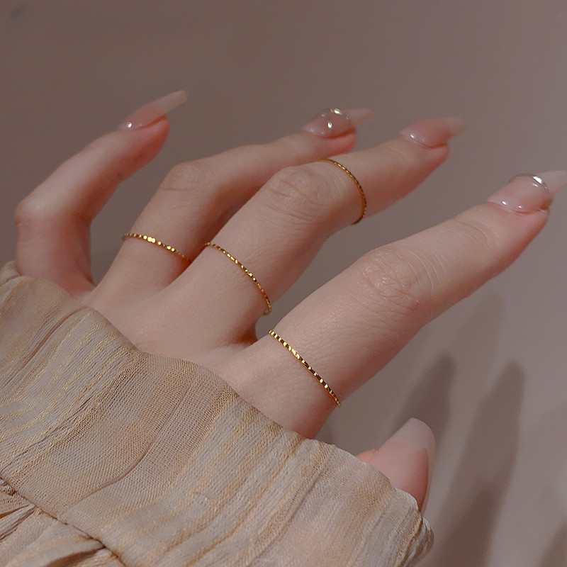 ไทเทเนียมเหล็ก 18K Gold Plated แหวนผู้หญิง Simple Non-Fading แหวนสไตล์ฝรั่งเศส High-End ซ้อนแหวนขายส่งของขวัญ