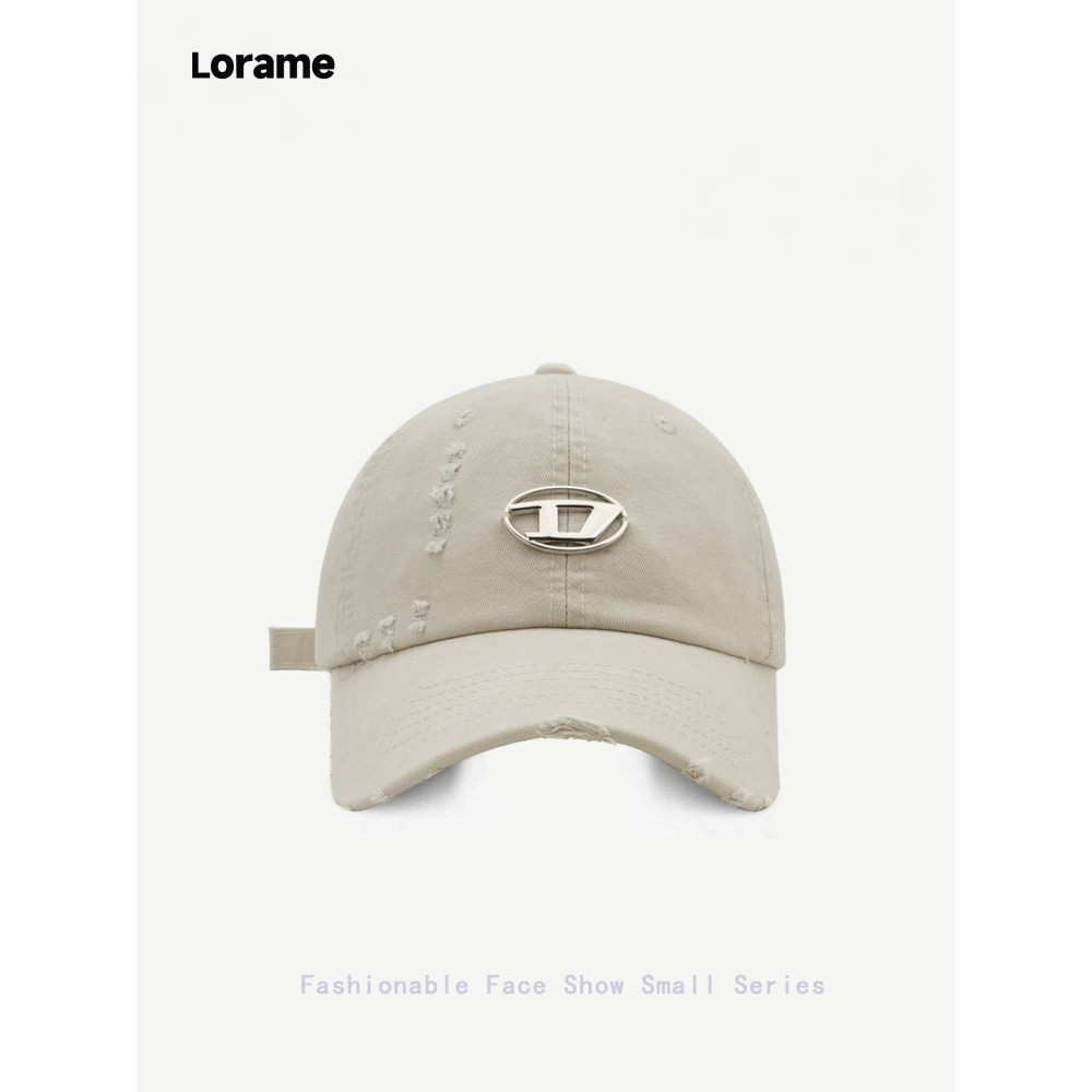 หมวกเบสบอลผู้หญิงแฟชั่นป้ายโลหะใบหน้าขนาดเล็กหมวกลําลองจดหมายหมวกแหลม