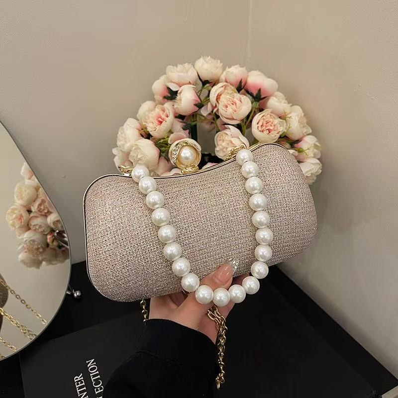 【ส่งจากกรุงเทพฯ】กระเป๋าใส่กับชุดไทย-กระเป๋าทรงเปลือกหอย-กระเป๋าสะพายข้าง–สาของชำร่วย, กระเป๋าใส่ของแต่งงาน -สายไข่มุก