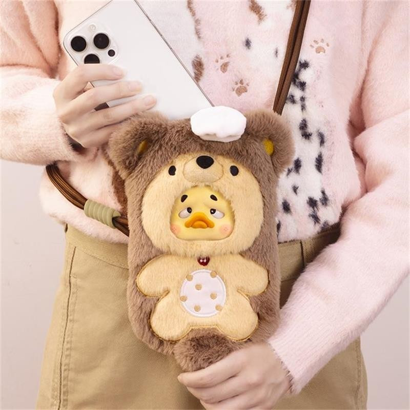 [1983] Upsetduck Upsetduck STAY พร้อม YOU DUCK Walking WITH YOU DUCK Mystery Box ตุ๊กตาตุ๊กตาจี้กระเป๋าโทรศัพท์มือถือ 3SVU