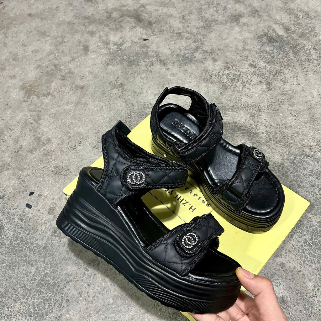 รองเท้าแตะพื้นแบนพร้อม INFINITE ROCKED high sole, รองเท้าแตะหนัง ADJUSTABLE, พื้นรองเท้าสูง 7 ซม.