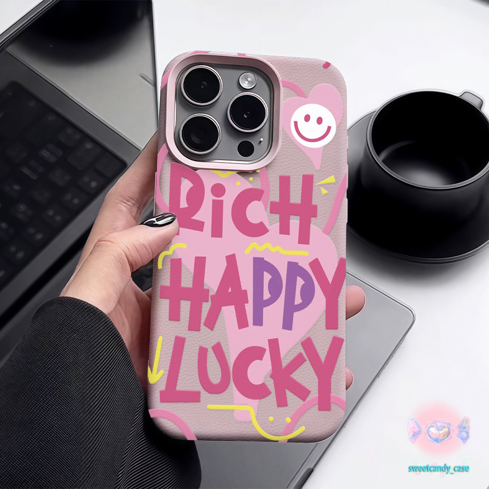 จัดส่งในพื้นที่ เคสเหมือนเปลือกลิ้นจี่ RICH HAPPY LUCKY พรภาษาอังกฤษ สําหรับIPhone16 15 14 7 8plus Pro Promax XR XS 5สี