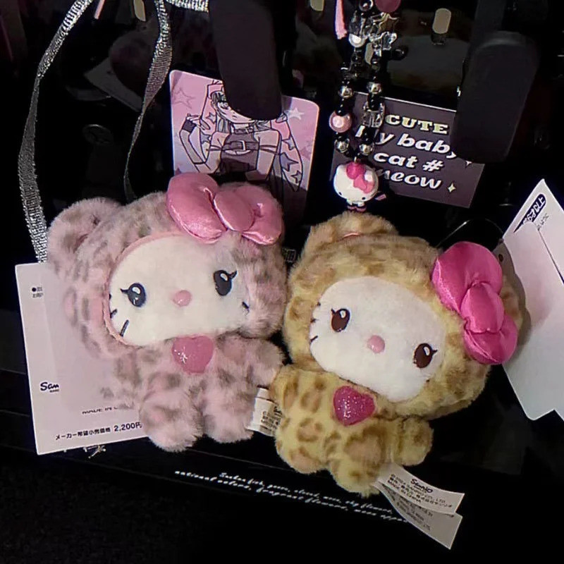 Kawaii Hello Kitty ตุ๊กตาพวงกุญแจ SANRIO Kuromi การ์ตูนเสือดาวพิมพ์ KT จี้ตุ๊กตาของเล่นซิปตกแต่งสาว gifts