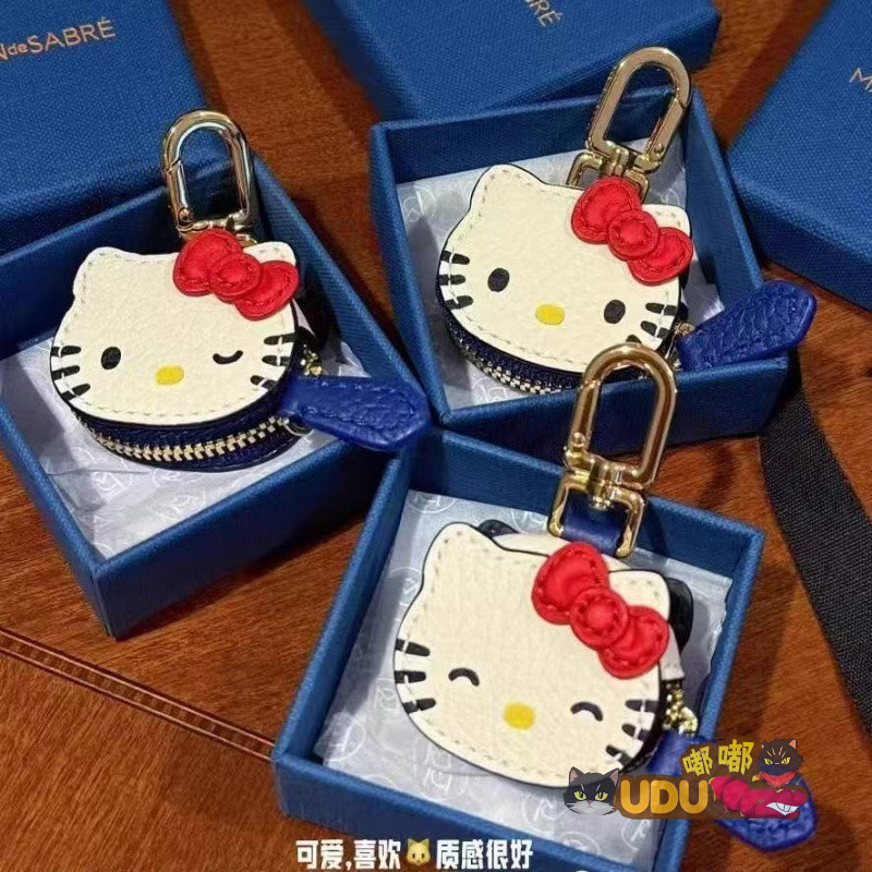 การจัดส่งที่รวดเร็ว จี้กระเป๋าหัวใจ Hello Kitty น่ารัก จี้แมวการ์ตูน Kitty จี้กระเป๋าเหรียญ Kitty ขนาดเล็ก ของขวัญเพื่อน