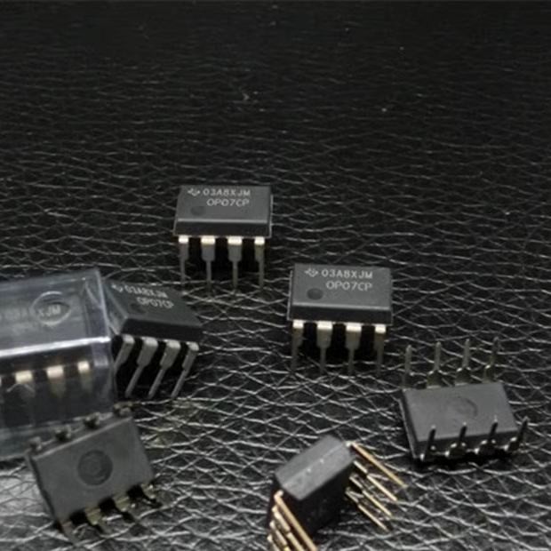 ใหม่ OP07CP   เครื่องขยายเสียงการดําเนินงาน   OP07   เสียบตรง DIP-8   แอมป์เดี่ยว
