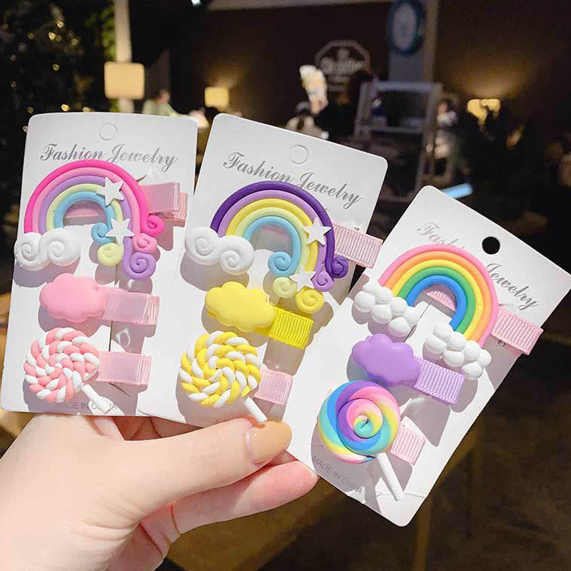 กิ๊บติดผมสีรุ้ง เซ็ต 3 ชิ้น ประกอบด้วยกิ๊บรูปเมฆ กิ๊บอมยิ้ม และกิ๊บรูปสาวสายรุ้ง สุดน่ารักและมีสไตล์