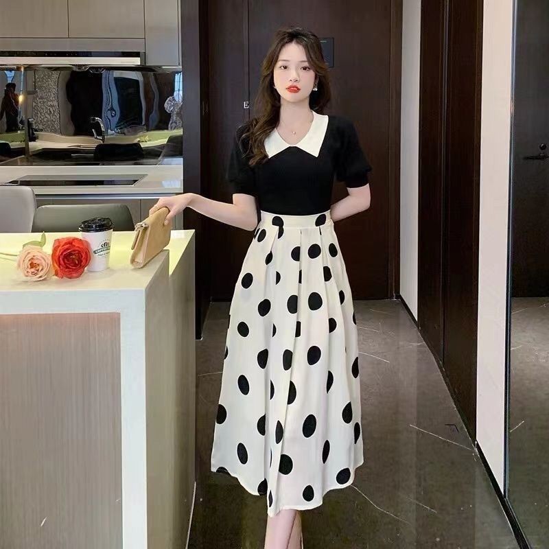 ฝรั่งเศสย้อนยุคเฮปเบิร์นสไตล์อารมณ์เอวสูง ผอมลง ดูกระโปรงลายจุดพัฟแขนด้านบนชุดสองชิ้นชุด