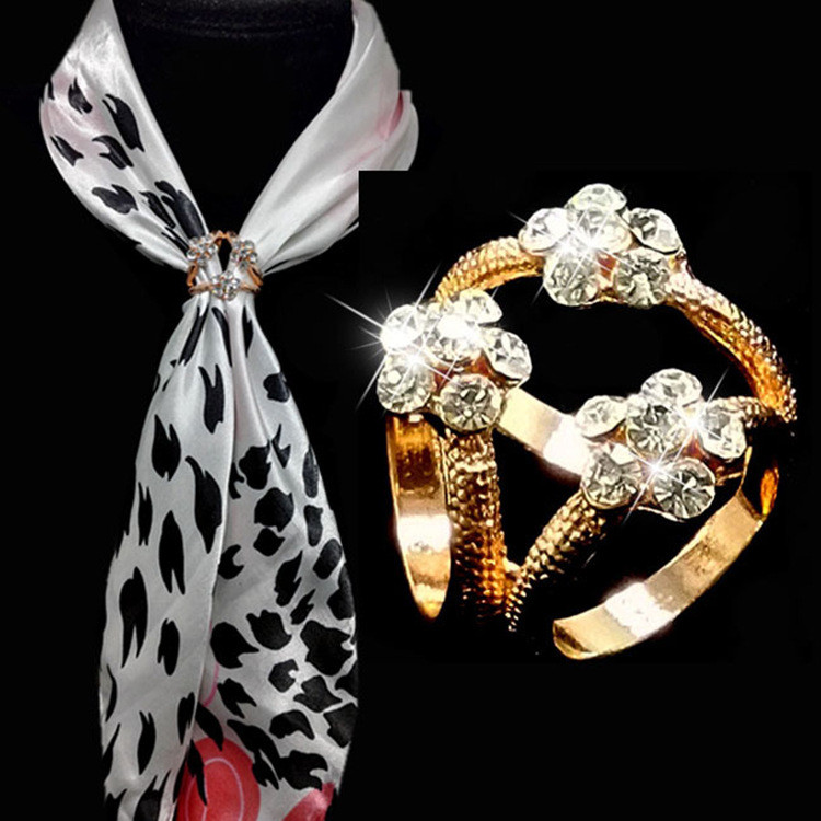 Plum Blossom Diamond Silk Scarf Buckle All-Match รูปที่ 3