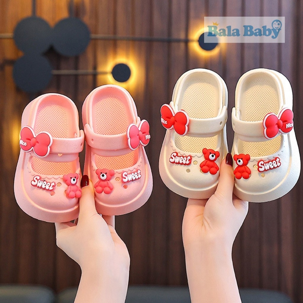 รองเท้าแตะเด็กผู้หญิงหมีเบอร์รี่ EVA นุ่ม เบา กันลื่น สบายเท้าลูกน้อย