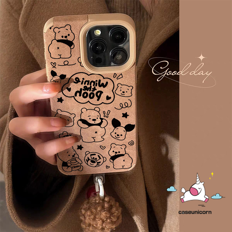 การ์ตูน Graffiti หมีน่ารักตลก Winnie แฟชั่นหมีตุ๊กตาสร้อยข้อมือสําหรับ IPhone 13 16 15 12 14 11 Pro Max 16 Pro 14 15 16 Plus สีน้ําตาลหรูหราหนังเนื้อ Fluff กรณี