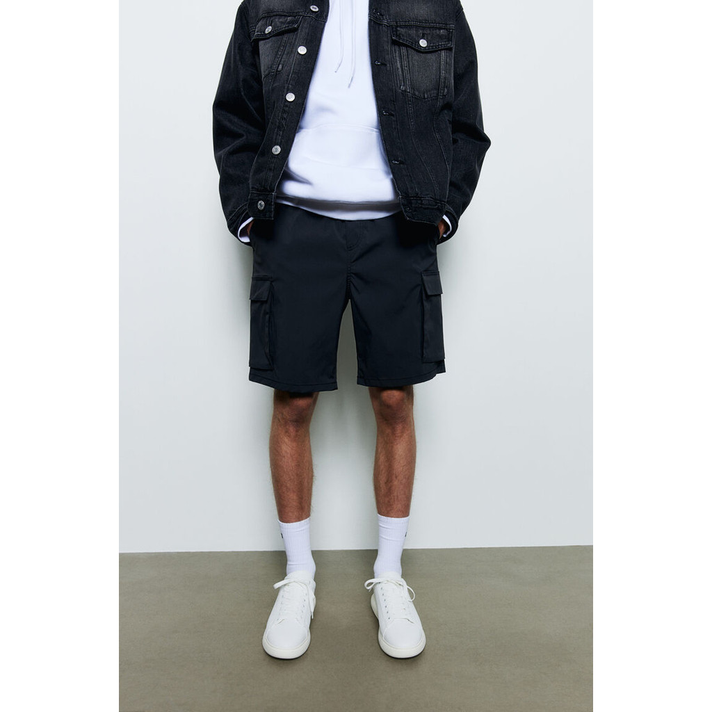 H&M กางเกงคาร์โก้ขาสั้นผ้าไนลอนทรงพอดีตัว Men Regular Fit Nylon cargo shorts 1062247_2