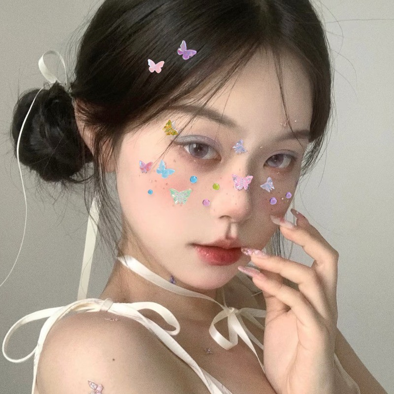 รอยสักชั่วคราว - สําหรับผิวหน้า ผม ดวงตา ร่างกาย - สติ๊กเกอร์เปลือกผีเสื้อสี - อัญมณีหน้านางเงือก - พลอยเทียม ใบหน้ากาวในตัว - พรรคเทศกาลแต่งหน้า - อัญมณีหน้า - รูปที่ 4