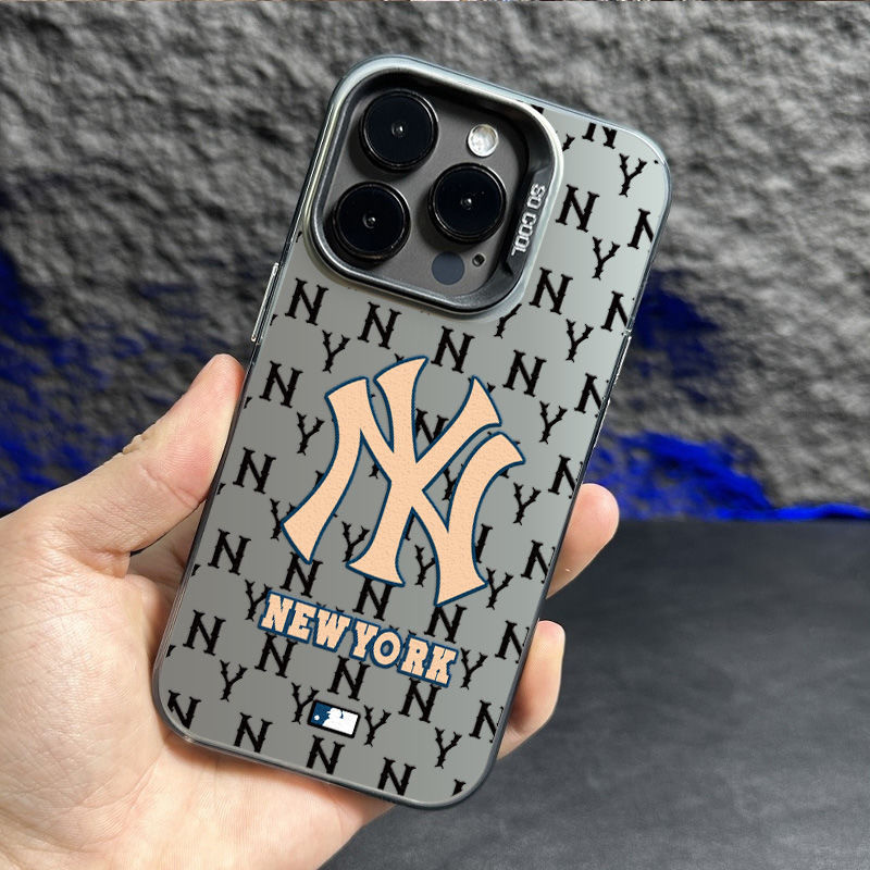 🔥COD🔥ใช้ได้ iphone 11 13 12 14 15 Pro MAX 14 15 7 Plus XR XSMAX SE เคสโทรศัพท์พรีเมียมสำหรับคู่ MLB แบรนด์แฟชั่น