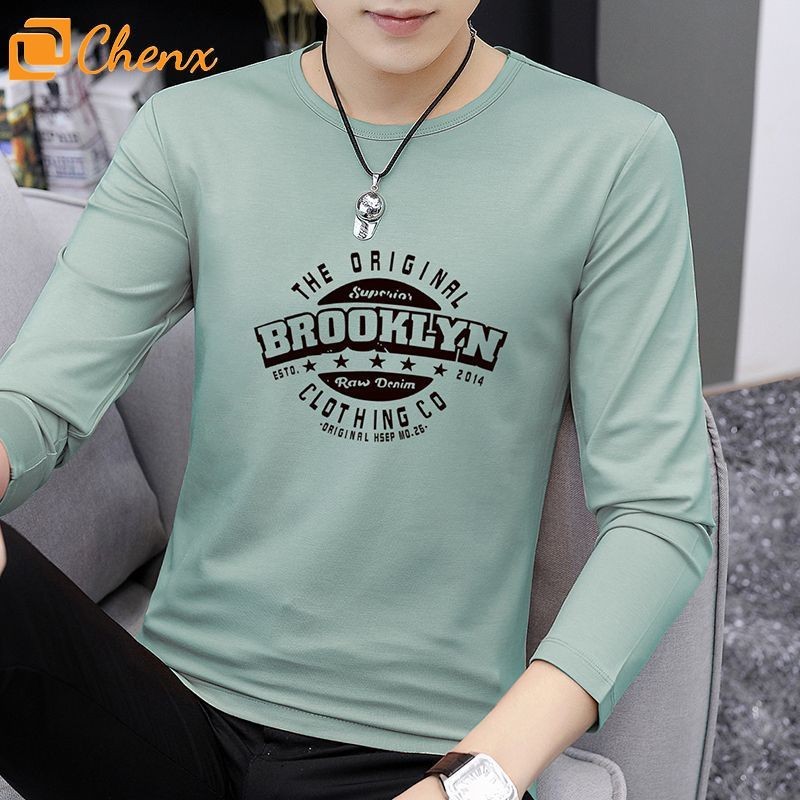 เสื้อยืดผู้ชาย ผู้ชายแขนยาวกับเสื้อ จุดต่ําสุด และเสื้อคอกลม