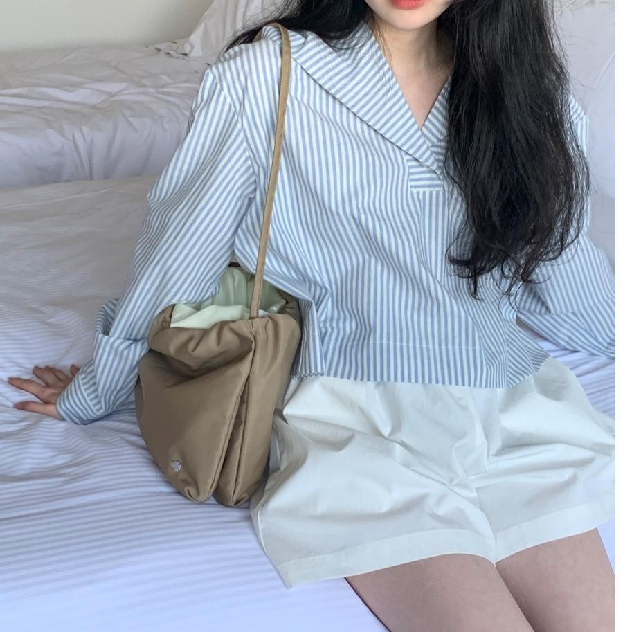 KOKO#เสื้อเชิ้ตคอปกสีกรมท่าแขนยาวลายทาง สไตล์วิทยาลัย คอวี เสื้อครอปทรงหลวม #w519 - รูปที่ 6