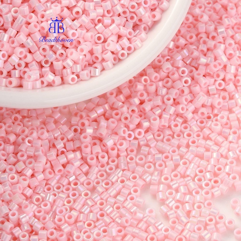 10g กระบอกเมล็ดลูกปัดทึบแสง Colours Luster ขนาดร้อนสีชมพู 2x1.3 ~ 1.5 มม. รู: 0.8 ~ 1 มม. ประมาณ 888