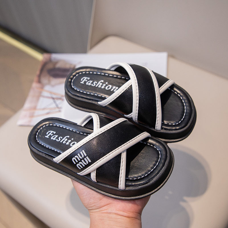 2025 ฤดูร้อนเด็กใหม่รองเท้าแตะสําหรับสาวแฟชั่นสไตล์เกาหลีด้านล่างนุ่มกันลื่นอเนกประสงค์เจ้าหญิงลําลองรองเท้าชายหาดข้างนอก - รูปที่ 5