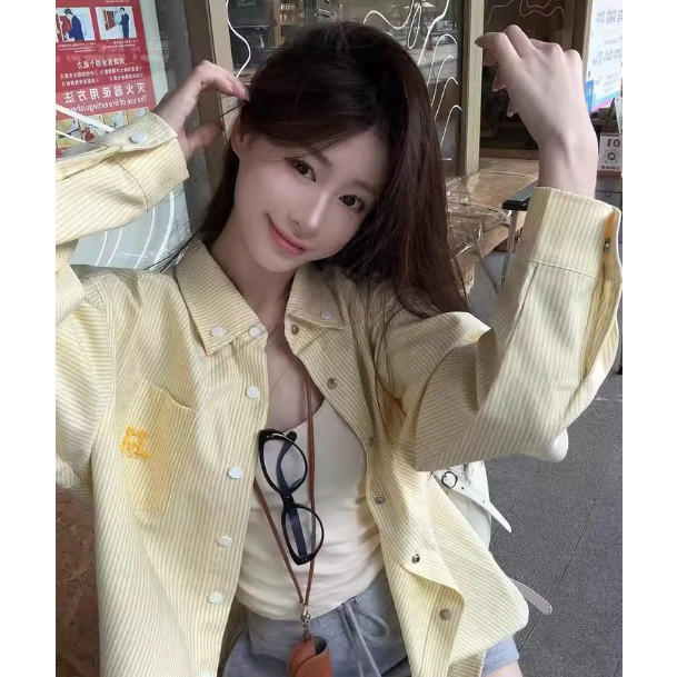 เสื้อคลุมสีเหลืองพลาสเทล💛CTB420 เสื้อเชิ้ตลายทางแขนยาวคอปก ดีเทลเก๋ปักลายตรงกระเป๋า ใส่คลุมกันแดดสุด