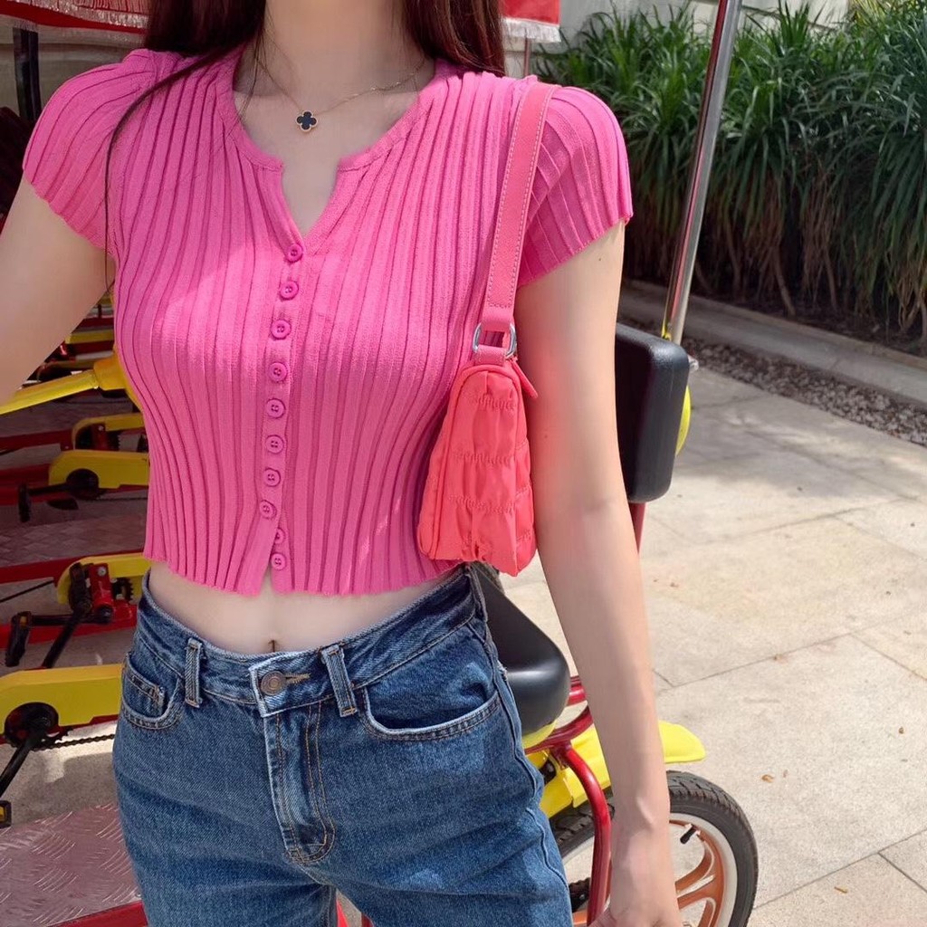 Grace_Chili ฤดูร้อน 2024 ใหม่คอวีเอวสูงเปลือยสะดือสั้นสลิมอินเทอร์เน็ตคนดังผ้าไหมน้ำแข็งถักเสื้อยืดแขนสั้นผู้หญิง #2060