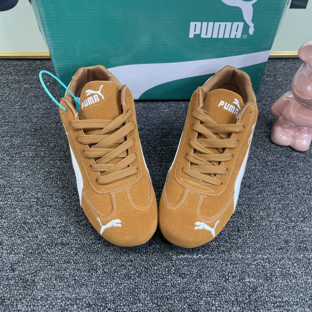 2024สินค้าใหม่แนะนำหนังกลับสีน้ำตาลและสีขาวแฟชั่นรองเท้าผู้ชายและผู้หญิงทุกคู่พื้นนิ่มยางคุณภาพสูงรองเท้ากีฬาน้ำหนักเบาและทนต่อการสึกหรอ