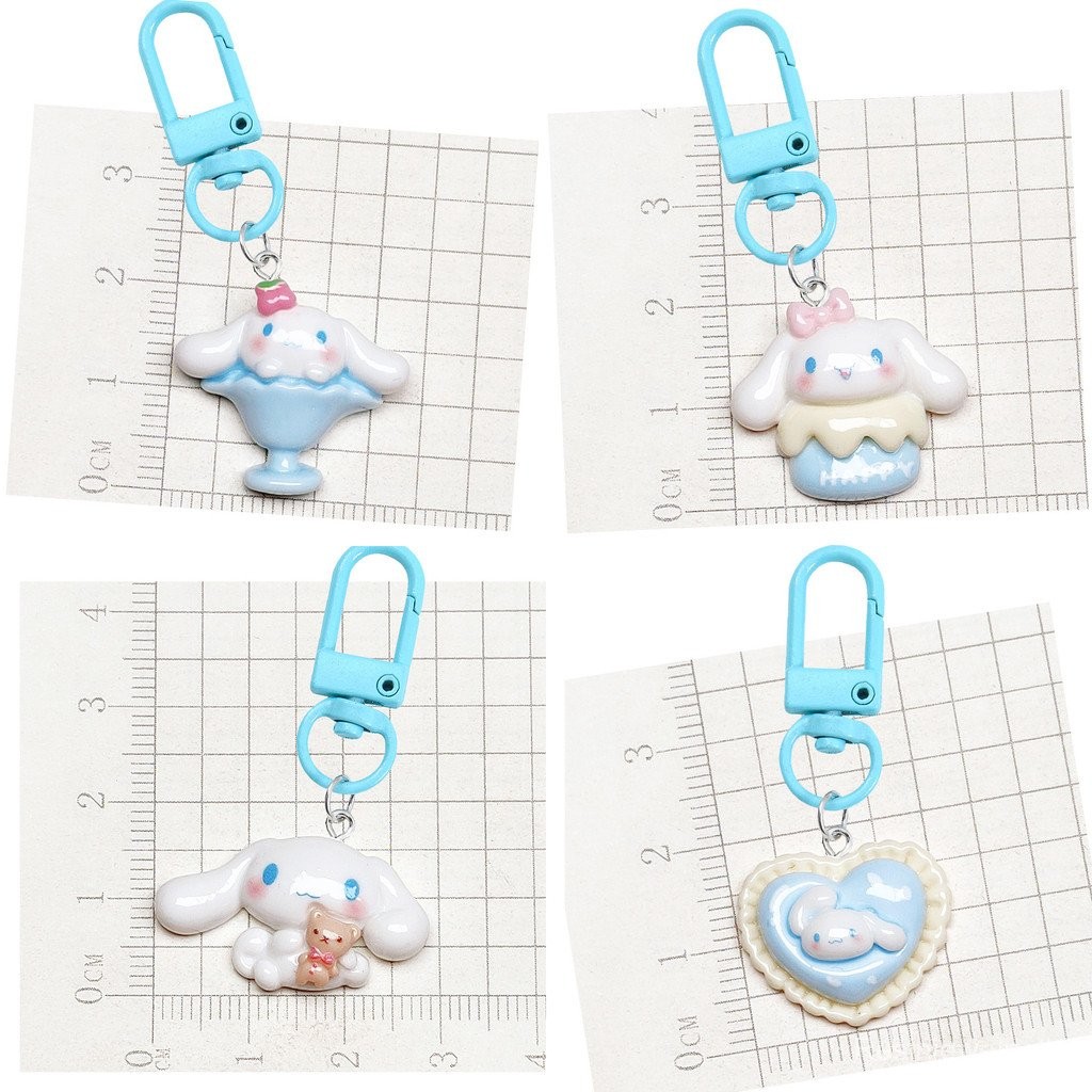 จี้พวงกุญแจน่ารัก C83 Cinnamoroll อุปกรณ์ตกแต่งกระเป๋าเป้สำหรับนักเรียน Xiaohongshu สไตล์เดียวกัน อุปกรณ์จี้เพื่อนรัก