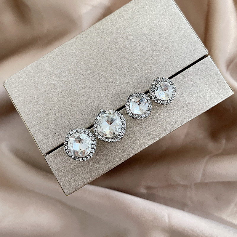 Cubic Zirconia ต่างหูไม่มีรูหูคลิปฝัง Rhinestone คลิปต่างหูโดยไม่ต้องเจาะ Minimalist ต่างหูเครื่องประดับ CEY675 ราคา ถูกที่สุด ดีลบีเคเค แกลเลอรีภาพที่ 8