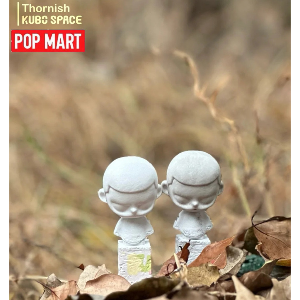 [POPMART] kubo space Thornish ประติมากรรมรูป (สีขาว/สีเทา) รุ่นแขวนการ์ดอินเทรนด์เล่นรูปเครื่องประดั