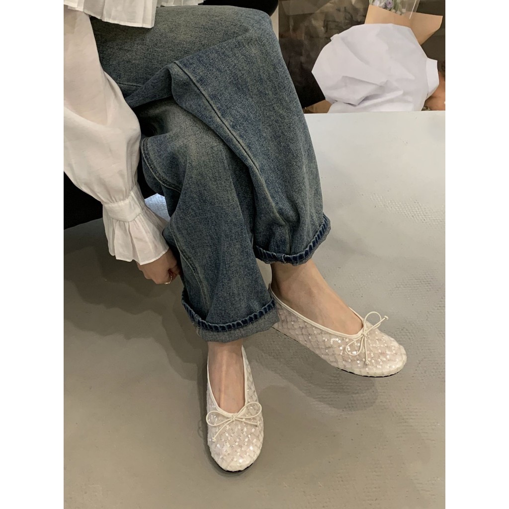 รองเท้าแบนผู้หญิง ประดับเลื่อมกลม ปากตื้น มีโบว์